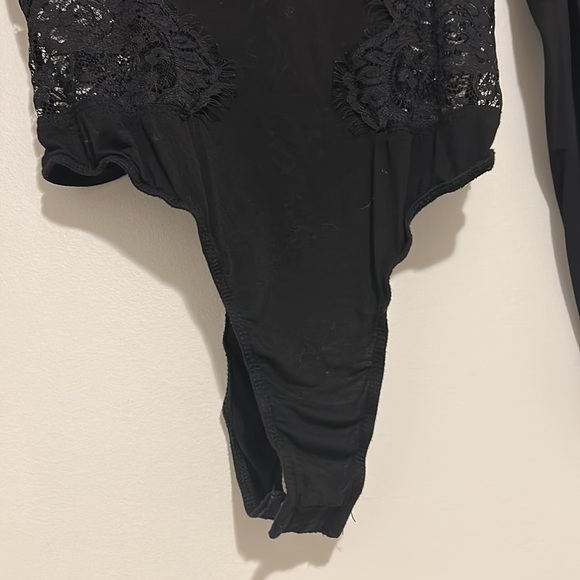 Astr The Label Black Lace Back Bodysuit, Medium - Picture 3 of 10